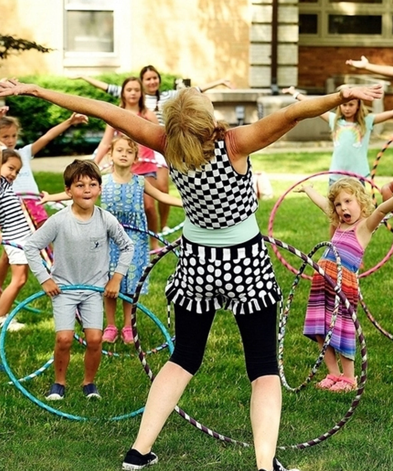 Interlocking fitness hoop with adjustable size options