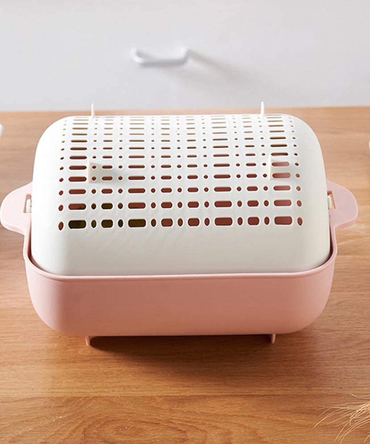 BPA-free strainer bowl with double layers for washing