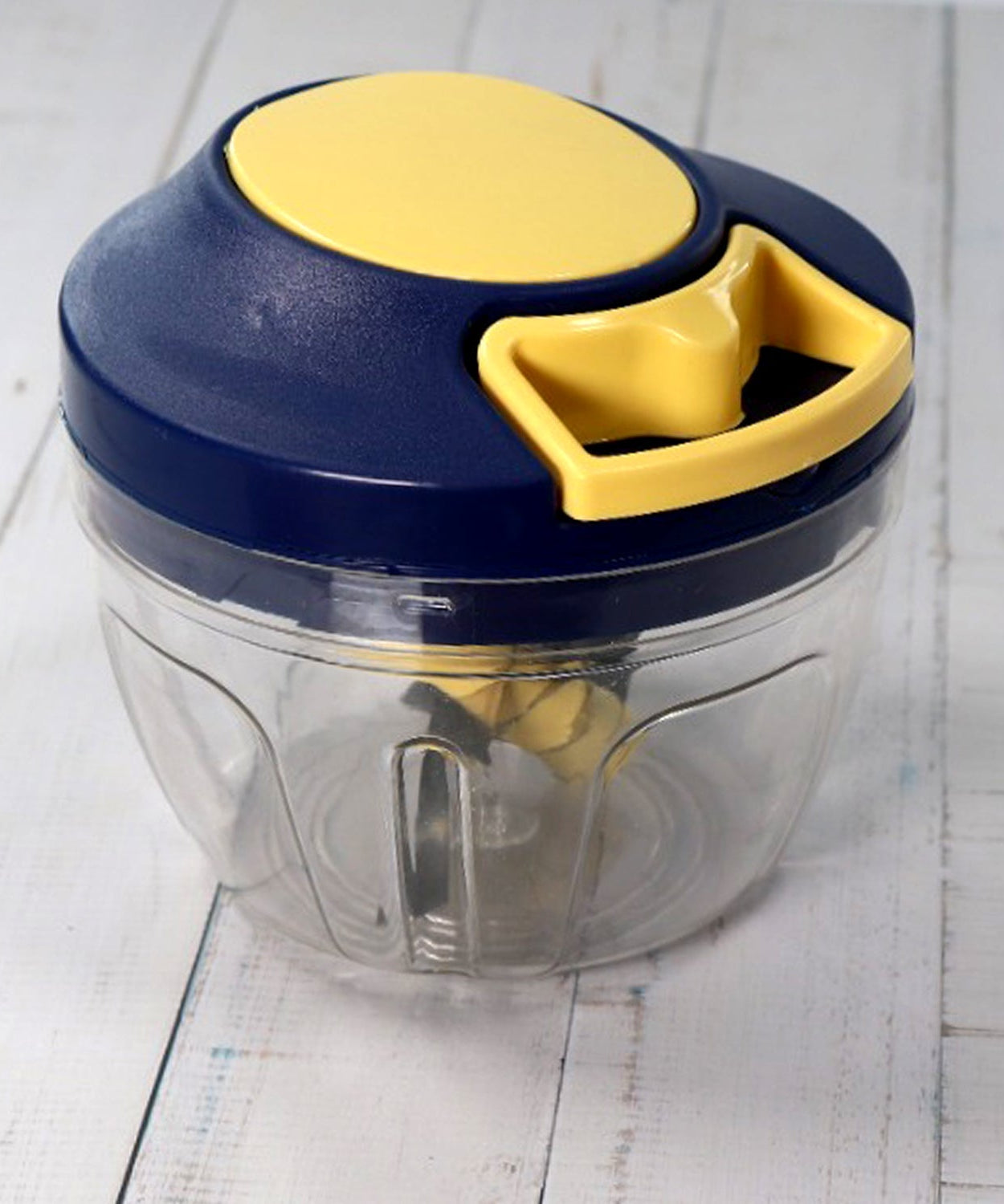 Chopper with Blades for Effortlessly Chopping Vegetables and Fruits for Your Kitchen (650ml)