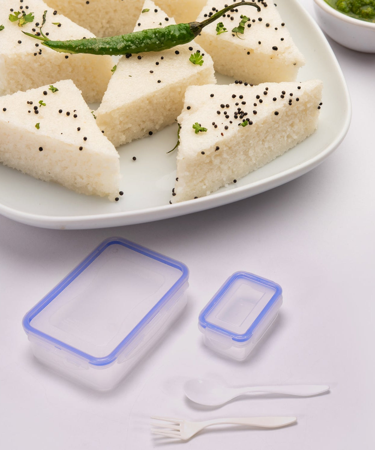 Air-tight lunch box with 4 side locks and small square container