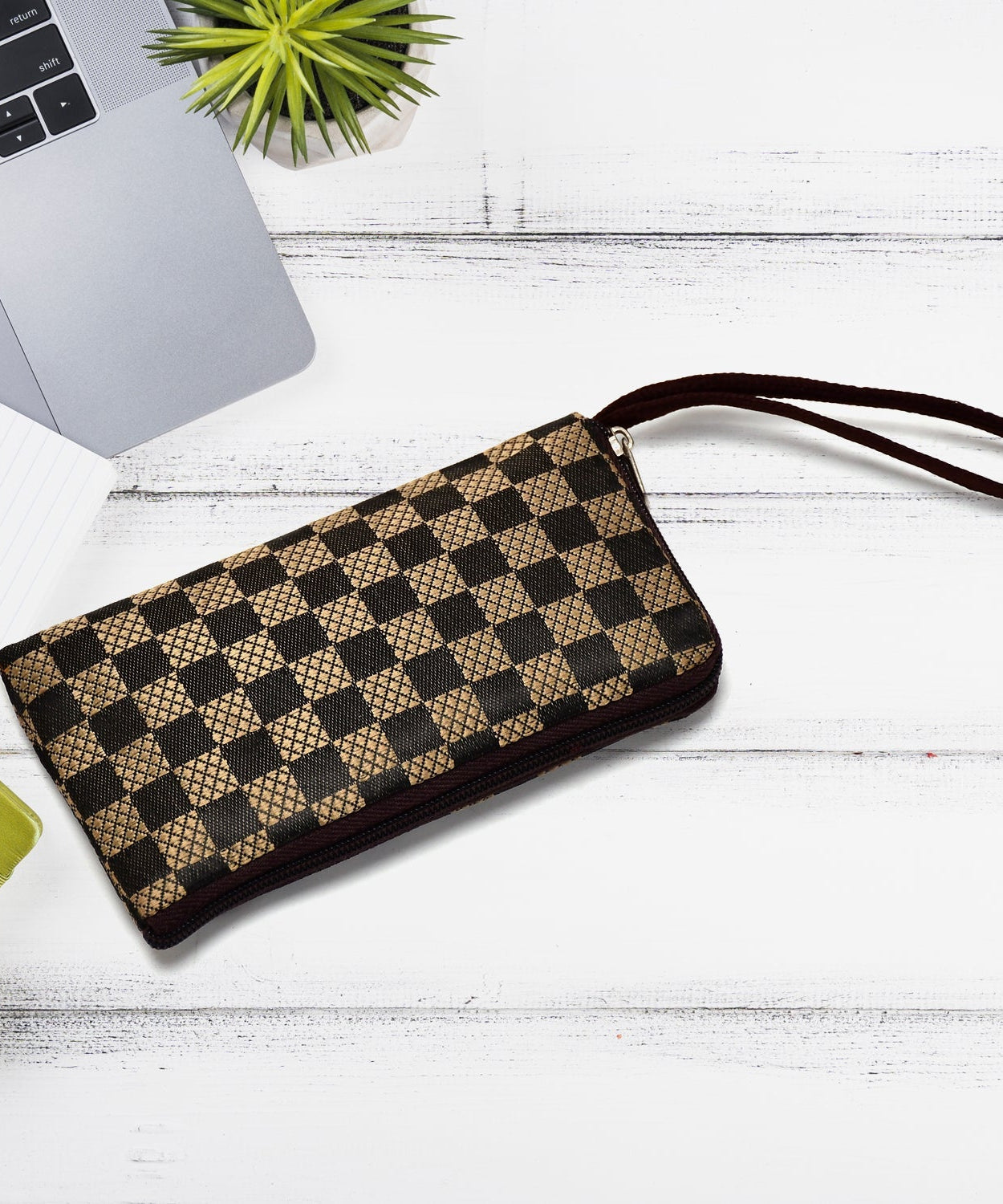 Zip pouch for women, washable, mix of designs