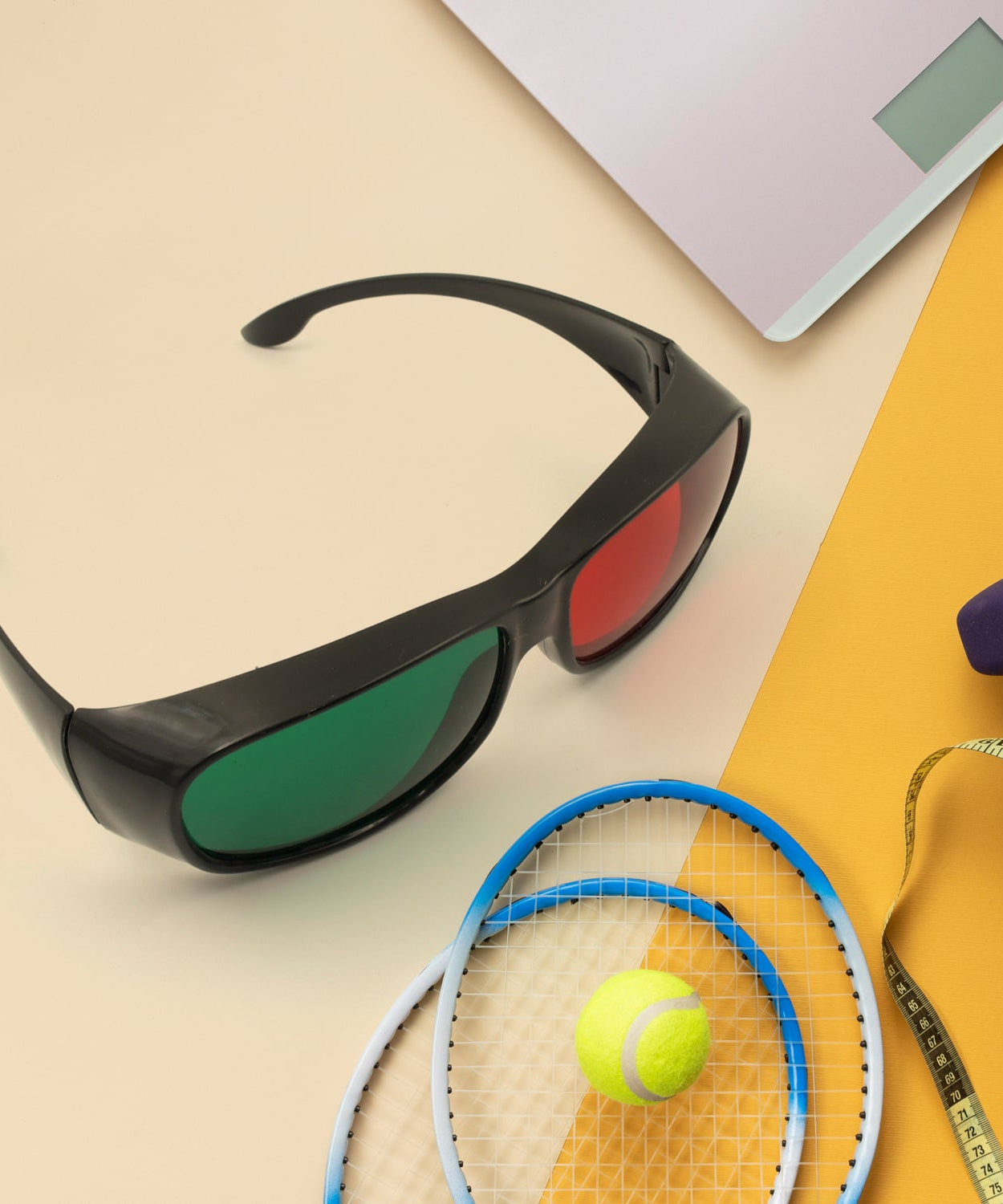 Stylish UV-Protected Sunglasses for All-Day Comfort – Perfect for Any Light! (1 Pc)