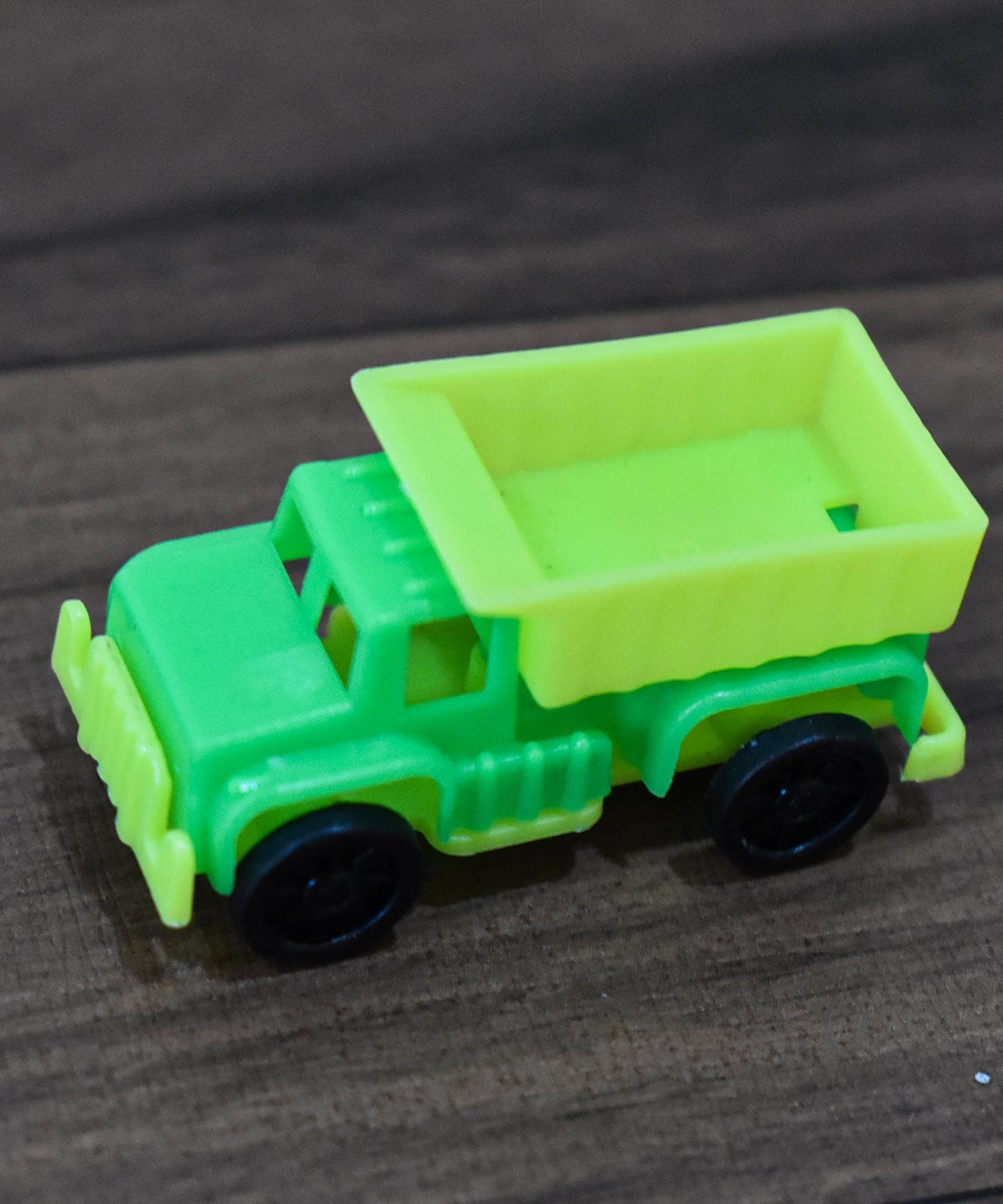 Dumper truck toy in action