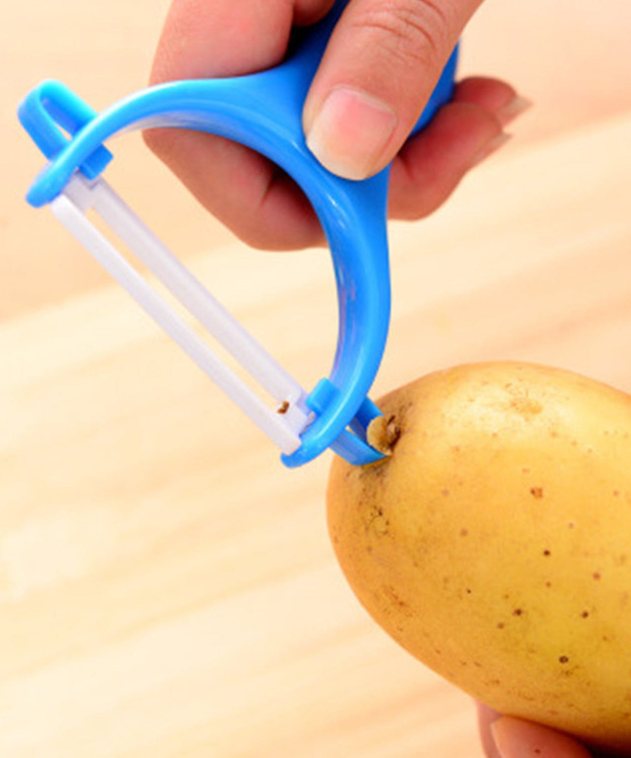 High-quality peeler for removing skin from fruits and vegetables quickly.