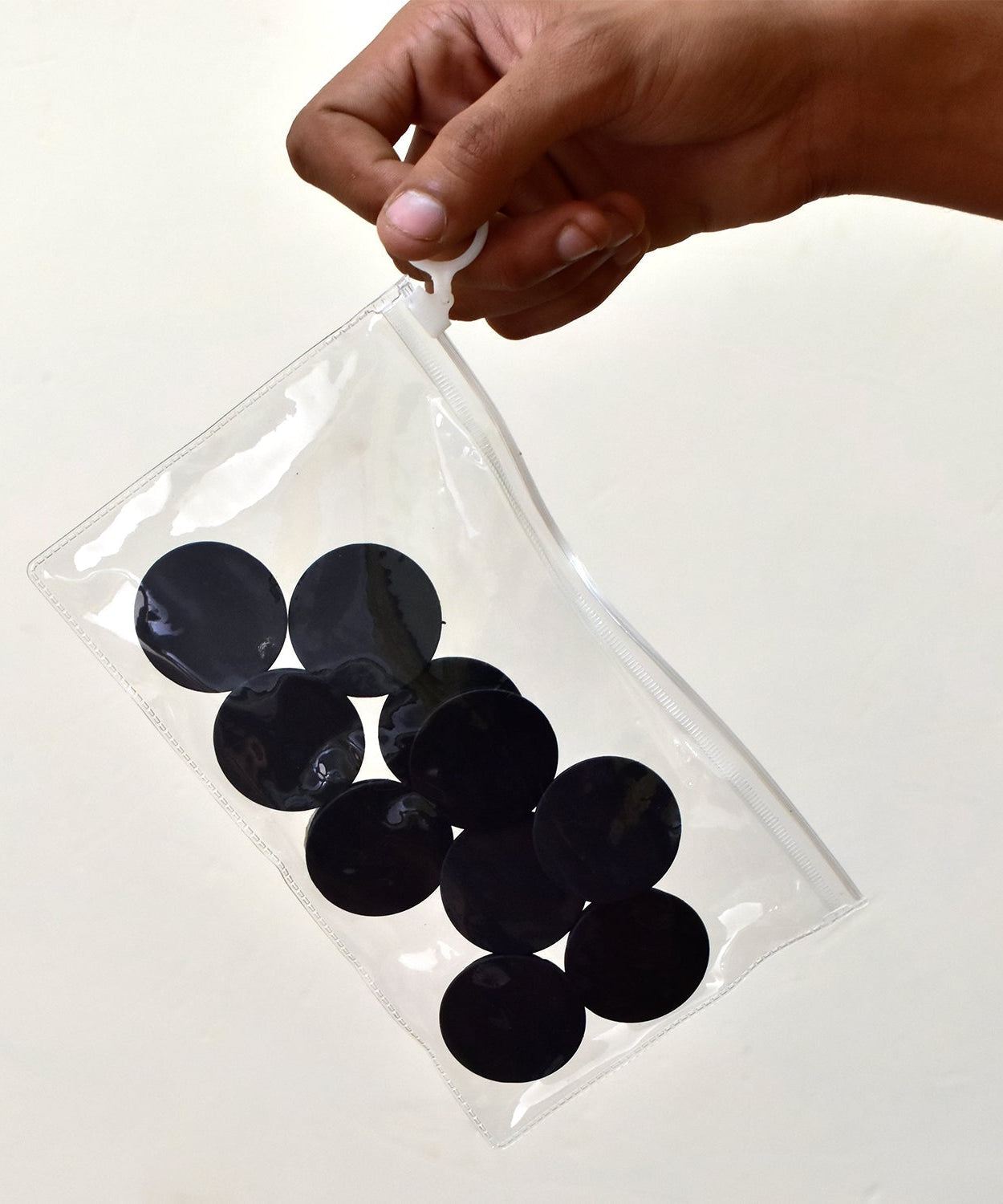  holder with transparent pouch and mobile grip