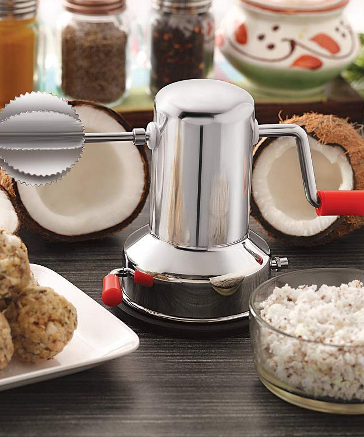 Manual steel coconut scraper