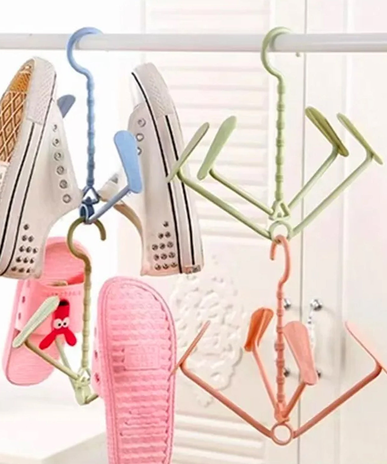 Portable rotating shoe rack, windproof, drying rack for wet and dry shoes.