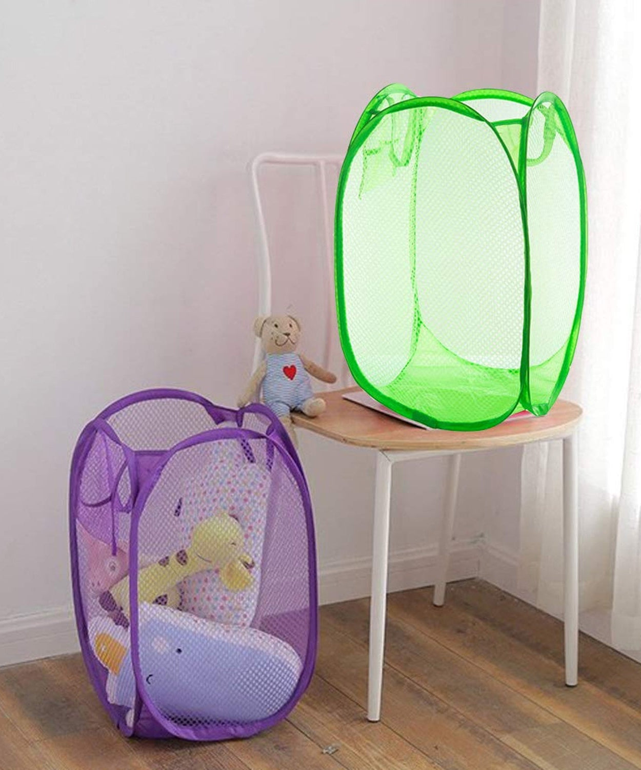 Foldable storage box with handles