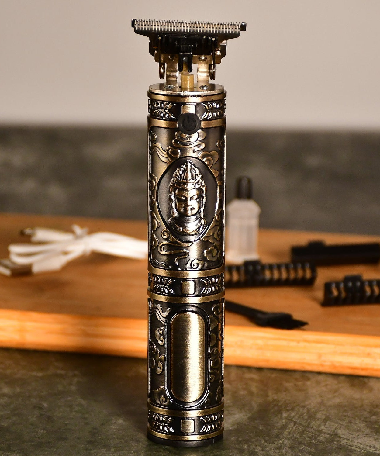 Electric shaver with blade clipper