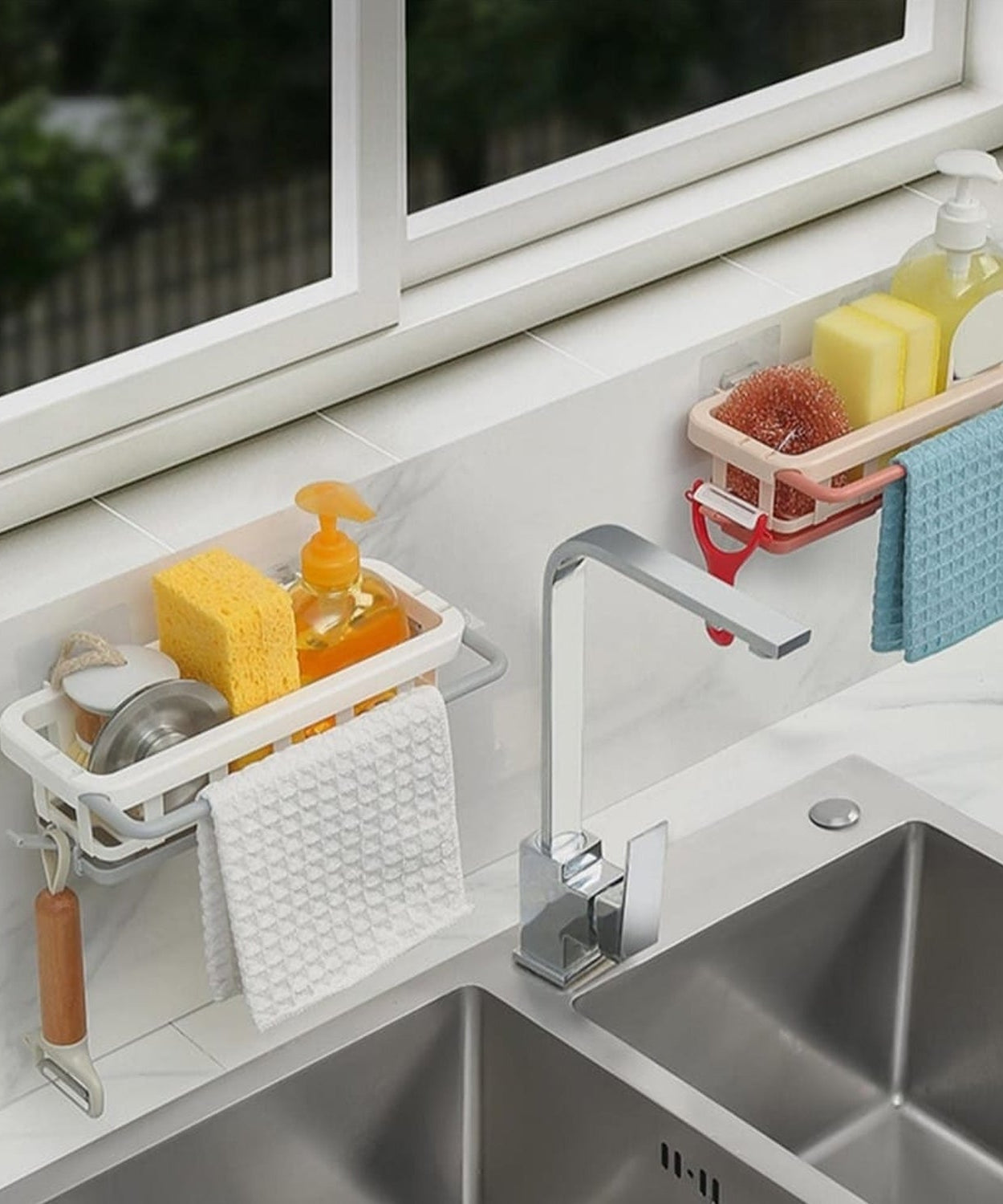 Multipurpose Platic Hanging Drain Rack Retractable Sponge Storage Hanging Rack With Adhesive Hook for Kitchen and Bathroom Dishcloth Holders Basket Drying Tray Organizer