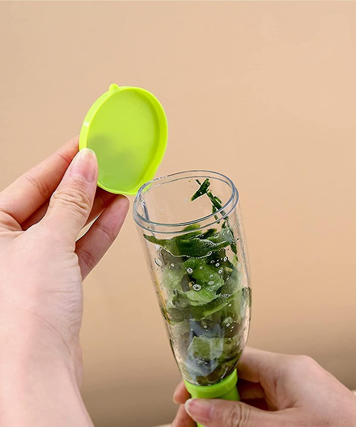 Kitchen tool for peeling