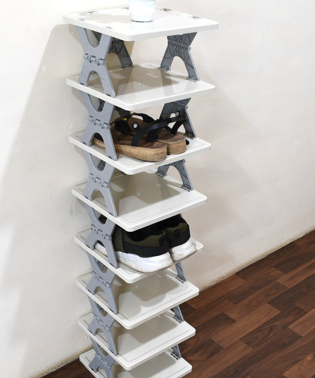 Collapsible shoe rack, fits in narrow spaces
