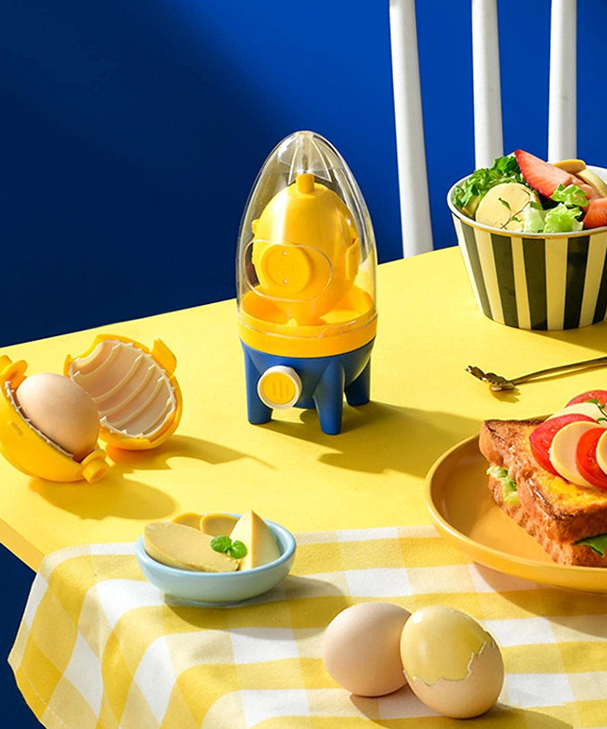 Convenient egg mixer tool