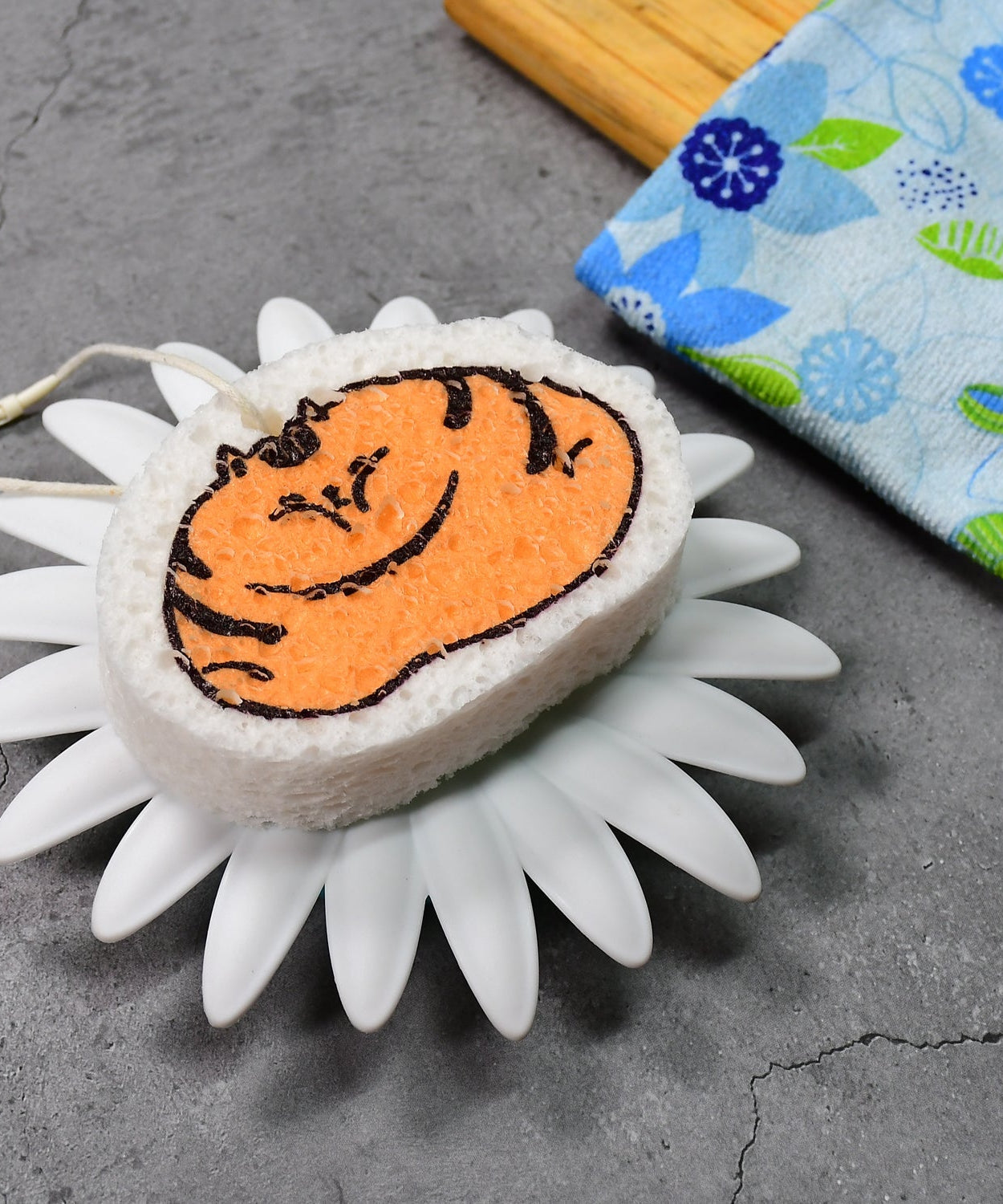 Kitchen cleaning pad, cartoon design, compressed sponge