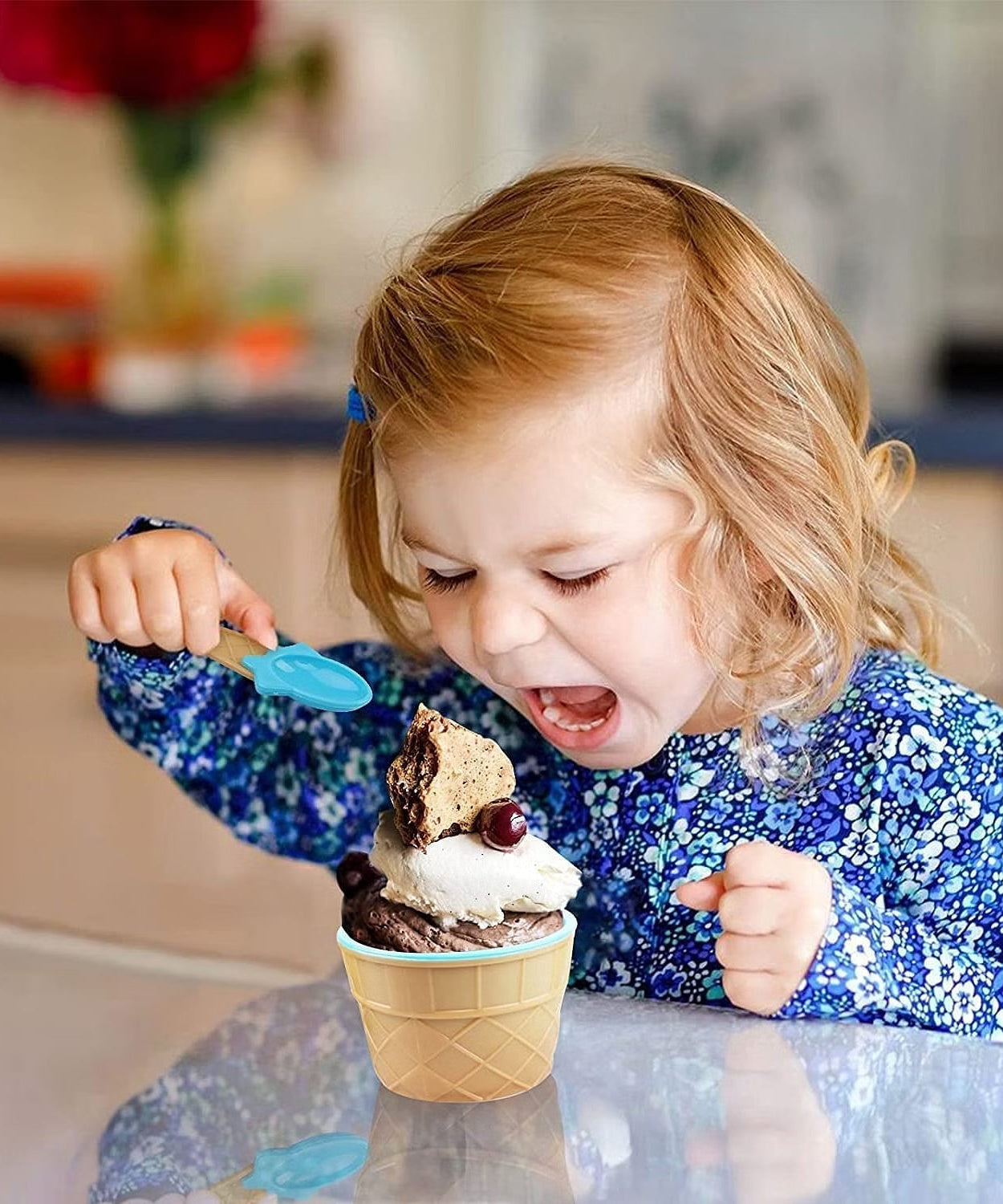 Ice cream bowl in use