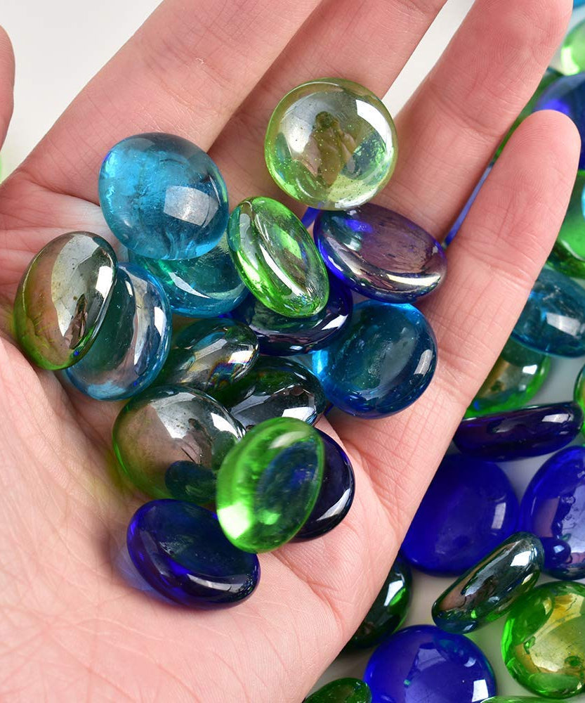 Decorative glass gem stones for vases and aquariums