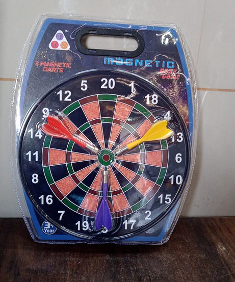 Classic Magnetic Dartboard Game Set