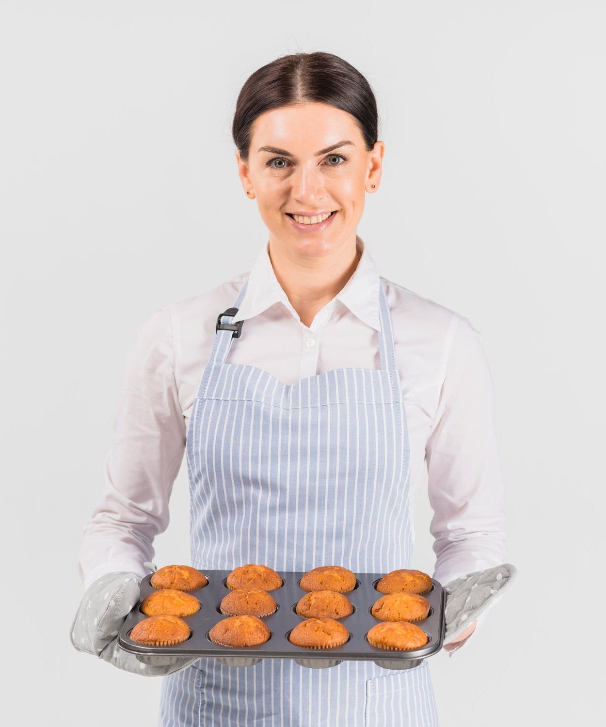 Reliable cotton oven mitts for handling hot pots and pans