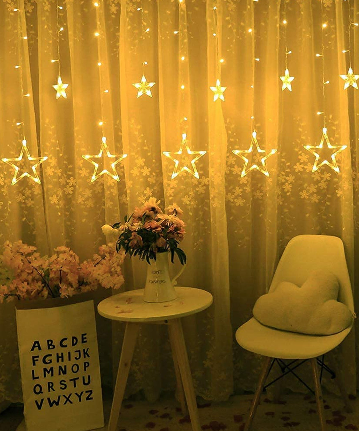 Star-shaped curtain string lights with multiple flashing modes