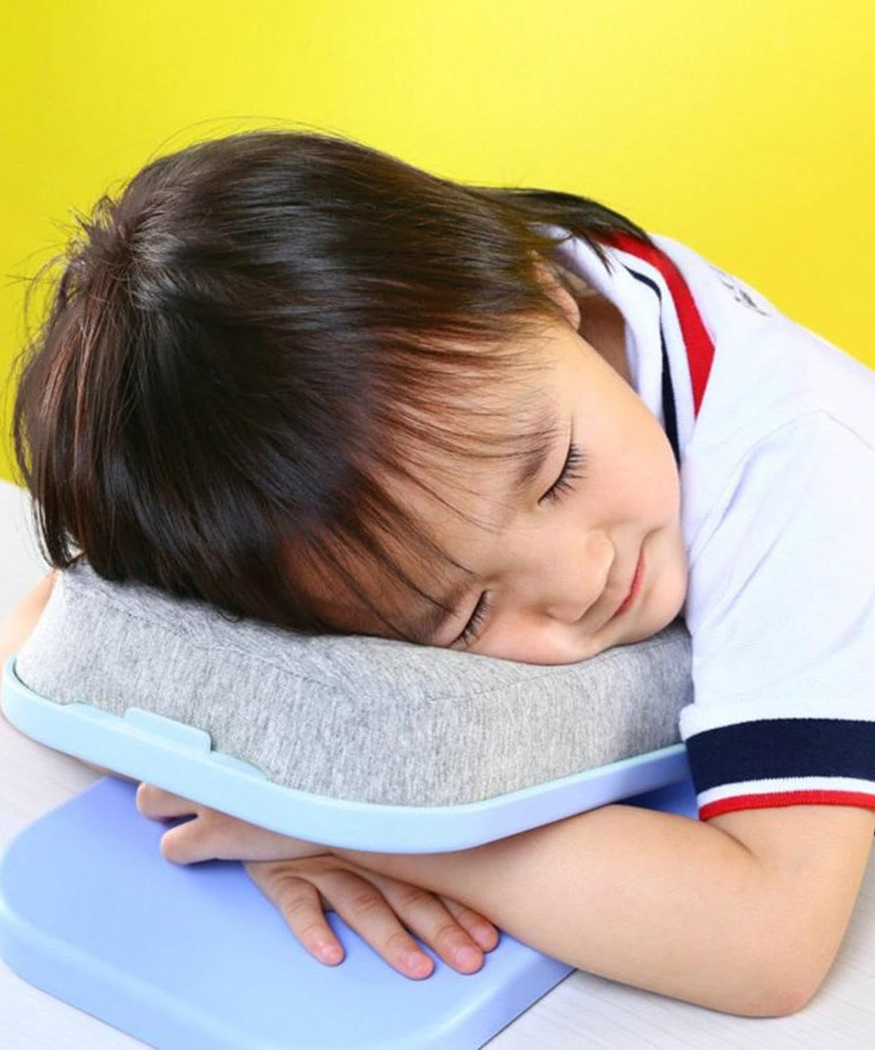 Foldable Soft Nap Doughnut Pillow – Slow-Rebound, Portable Head Cushion for Kids & Office