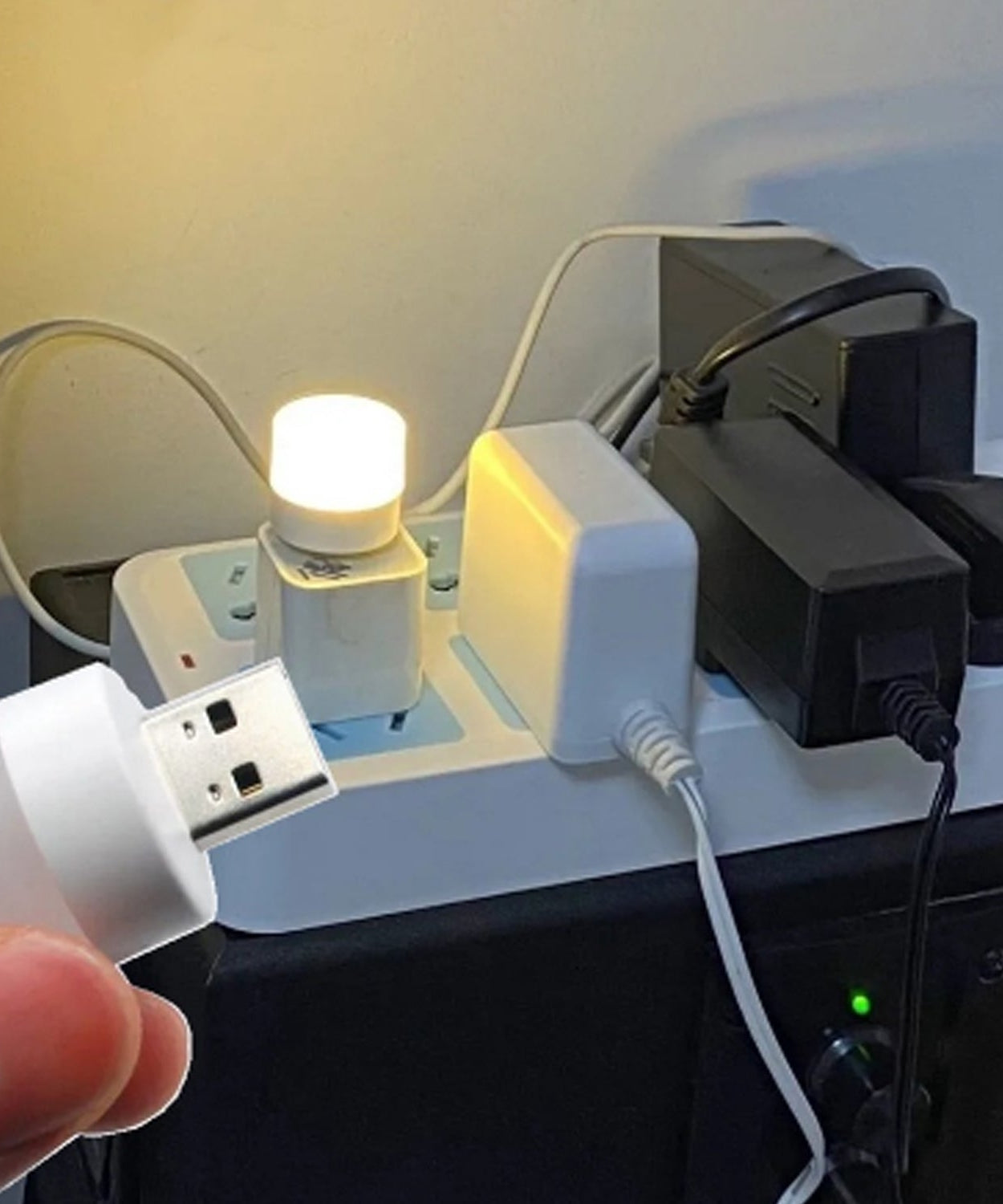 Compact USB bulb for lighting