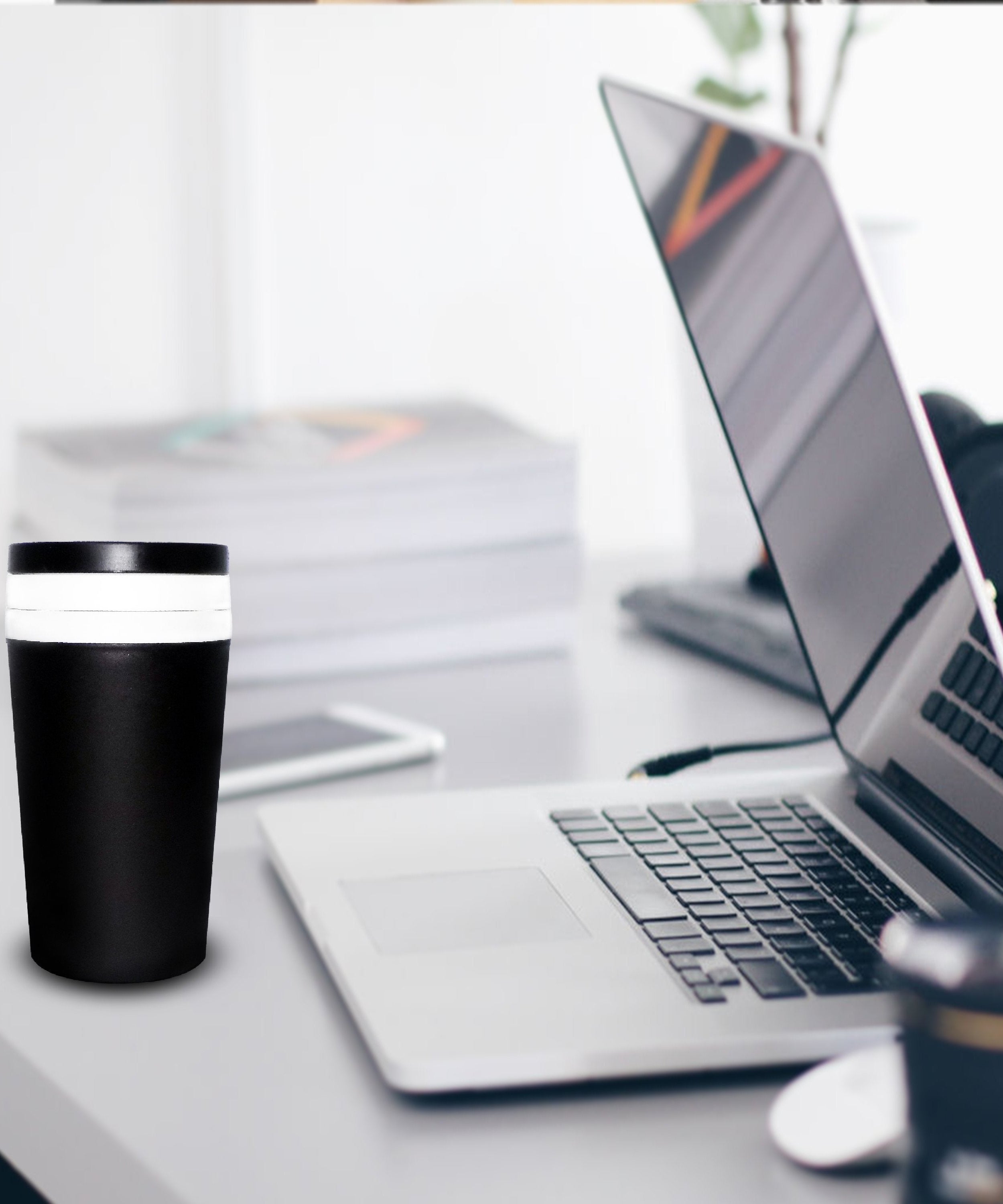 Shaker sipper glass with detailed view