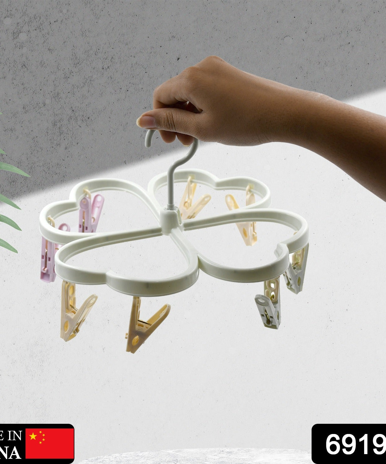 Laundry drying rack with 8 clips for various clothes