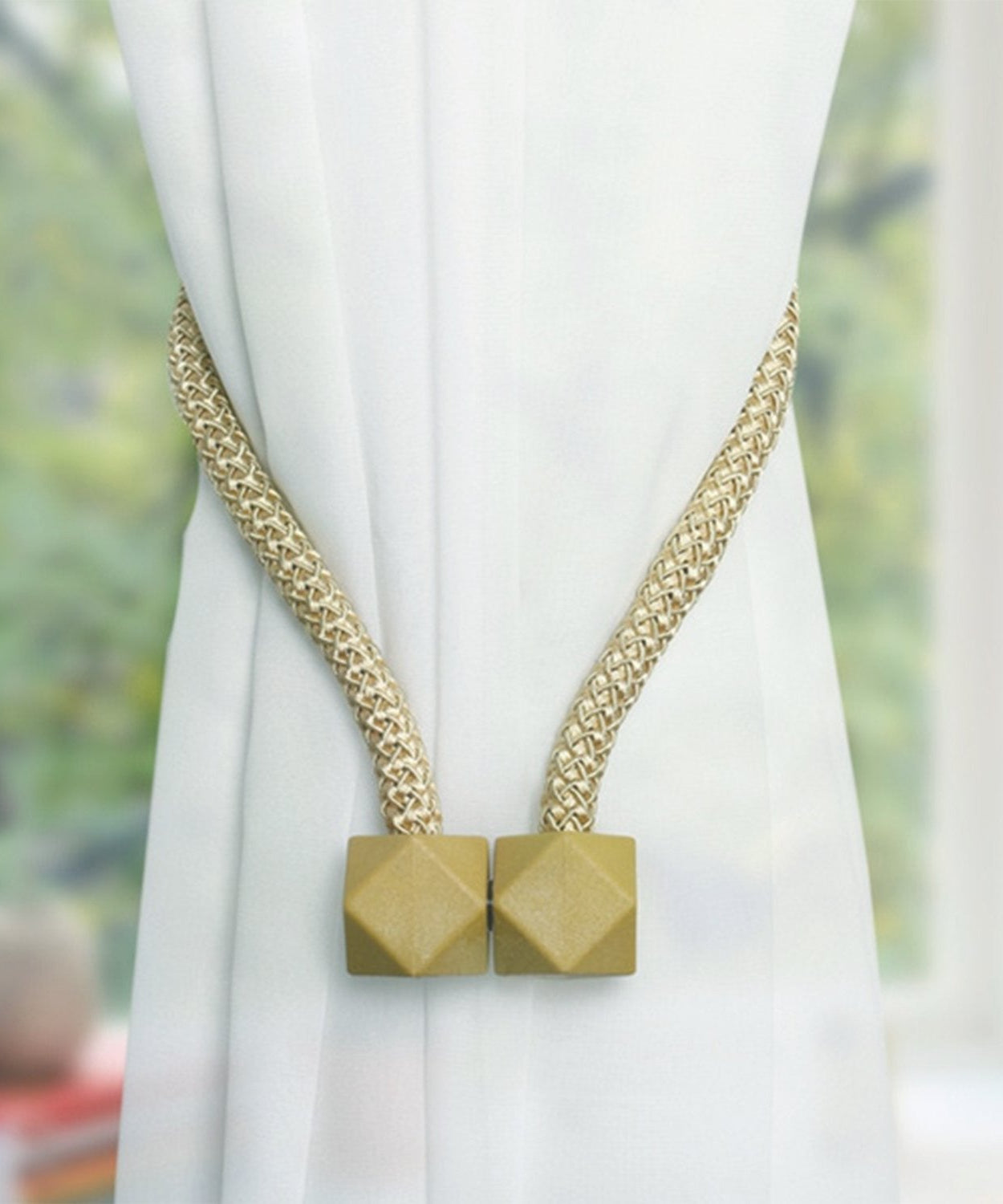 Home curtain tiebacks, magnetic with rope straps, 2 pieces for easy use.