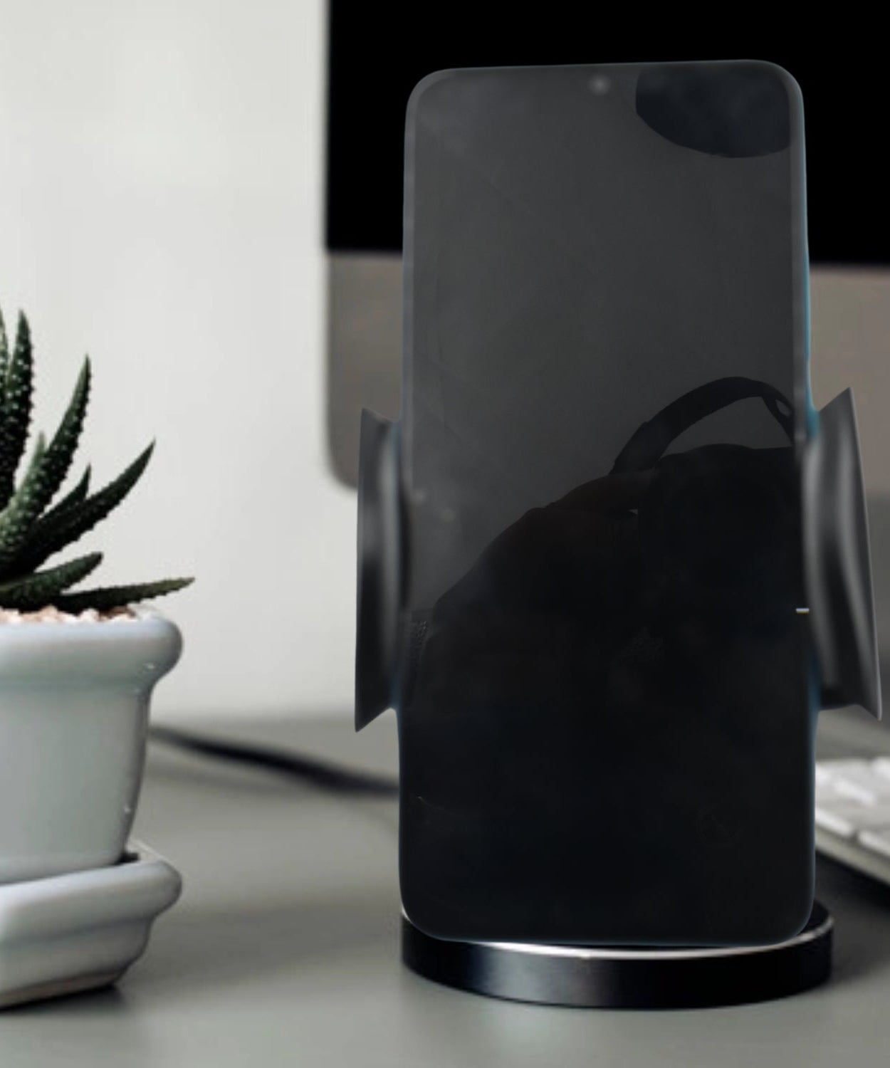 Adjustable car vent smartphone holder