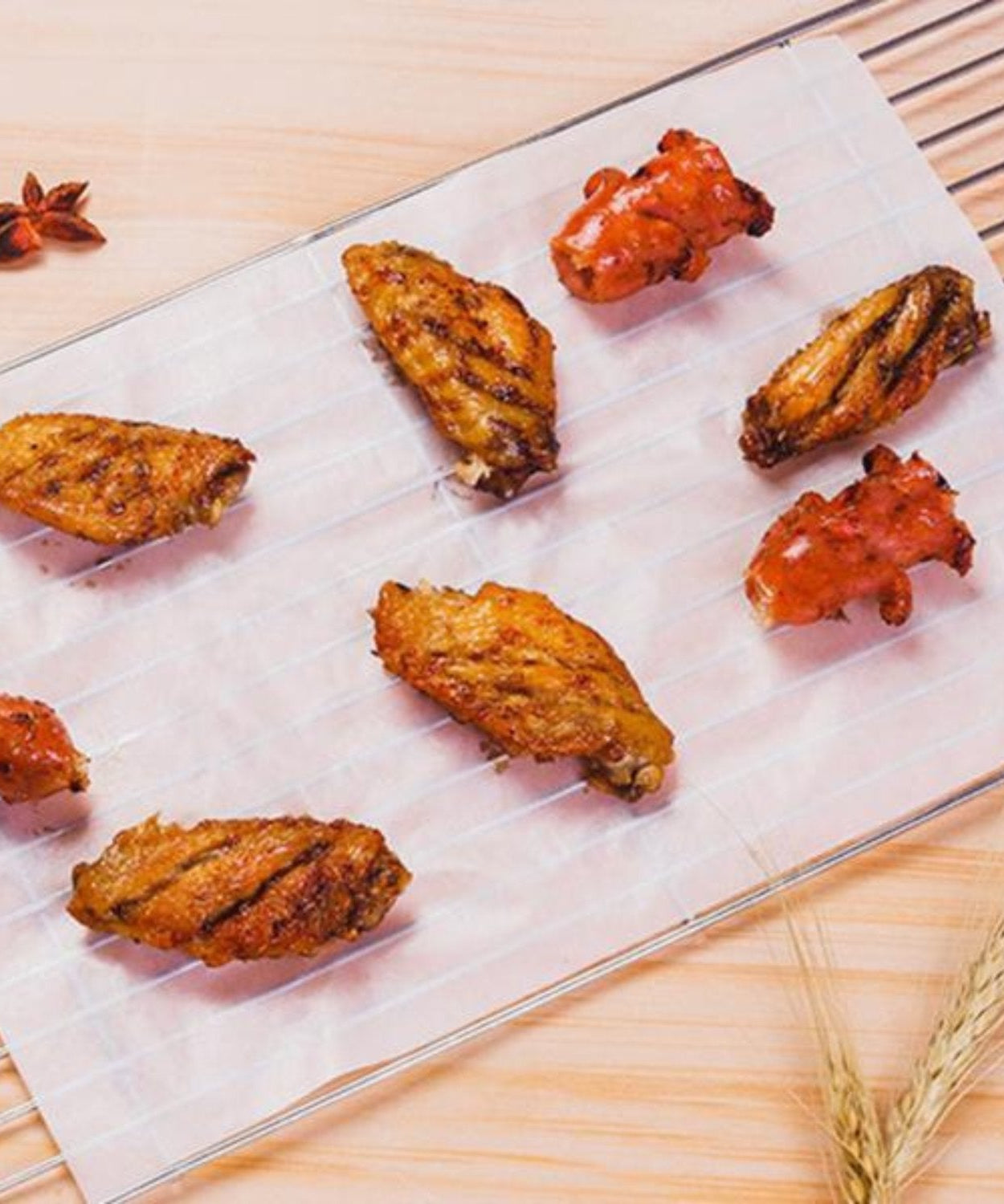 Oil-absorbing paper for cooking, helps reduce grease