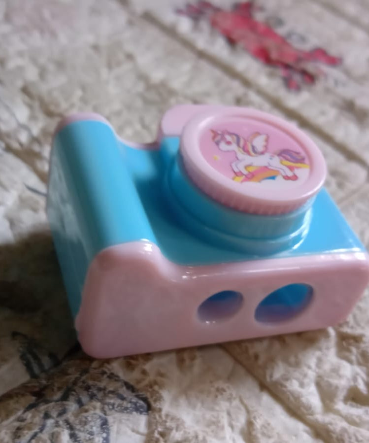 Camera Shape Pencil Sharpener – Stylish & Lightweight Manual Sharpener for Kids & Office Use (1 Pc)