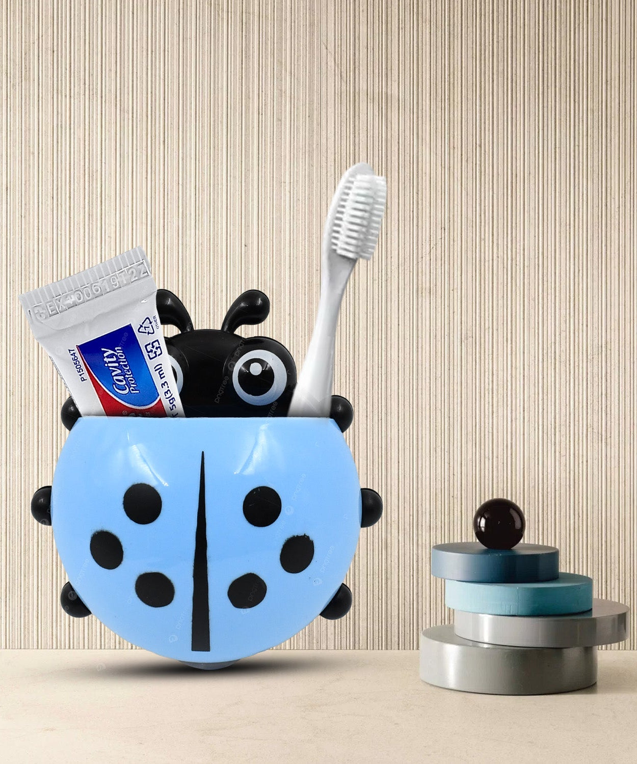 ladybug design toothbrush holder