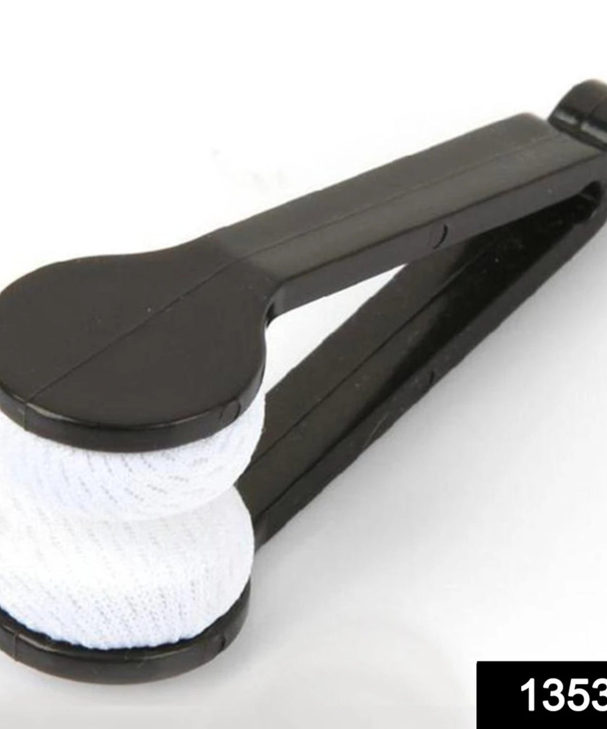 Compact spectacles cleaner with microfiber for glasses and sunglasses.