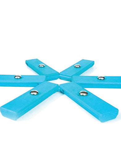 Durable foldable hot mat for kitchen, non-slip and heat-resistant.