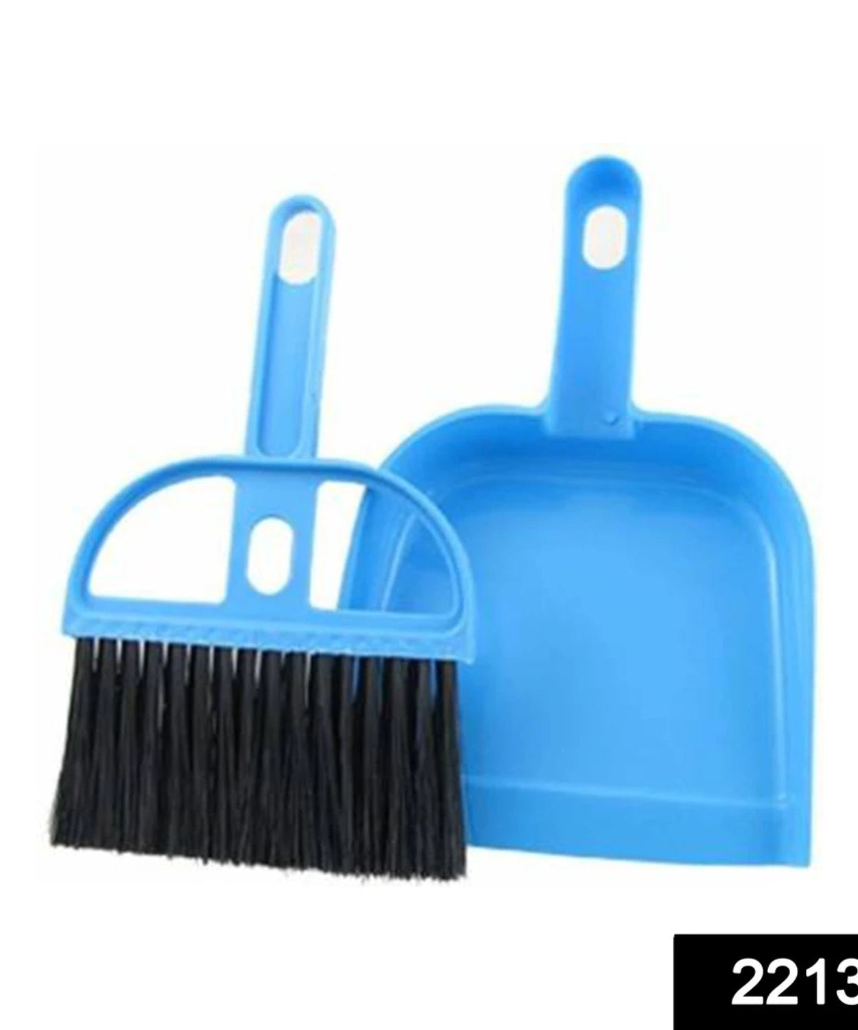 Compact broom and dustpan set with ergonomic design.