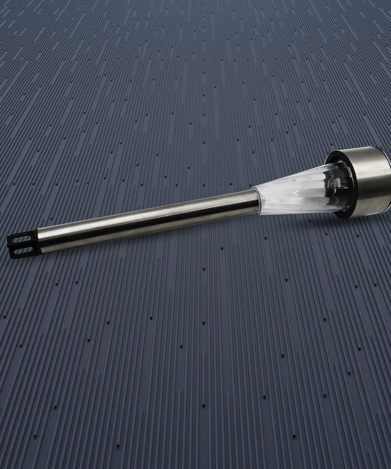 Solar-powered LED spot lights for outdoor use