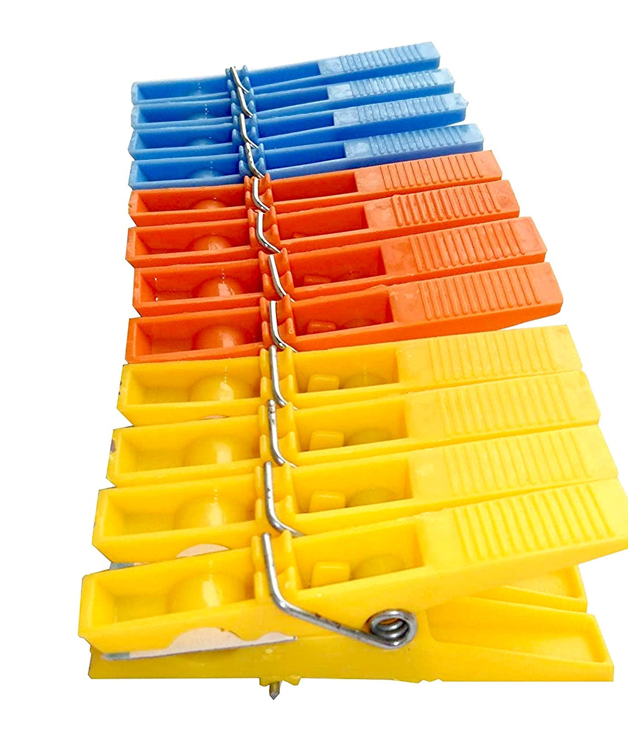Durable plastic clips for cloth drying in assorted colors (12 pcs).