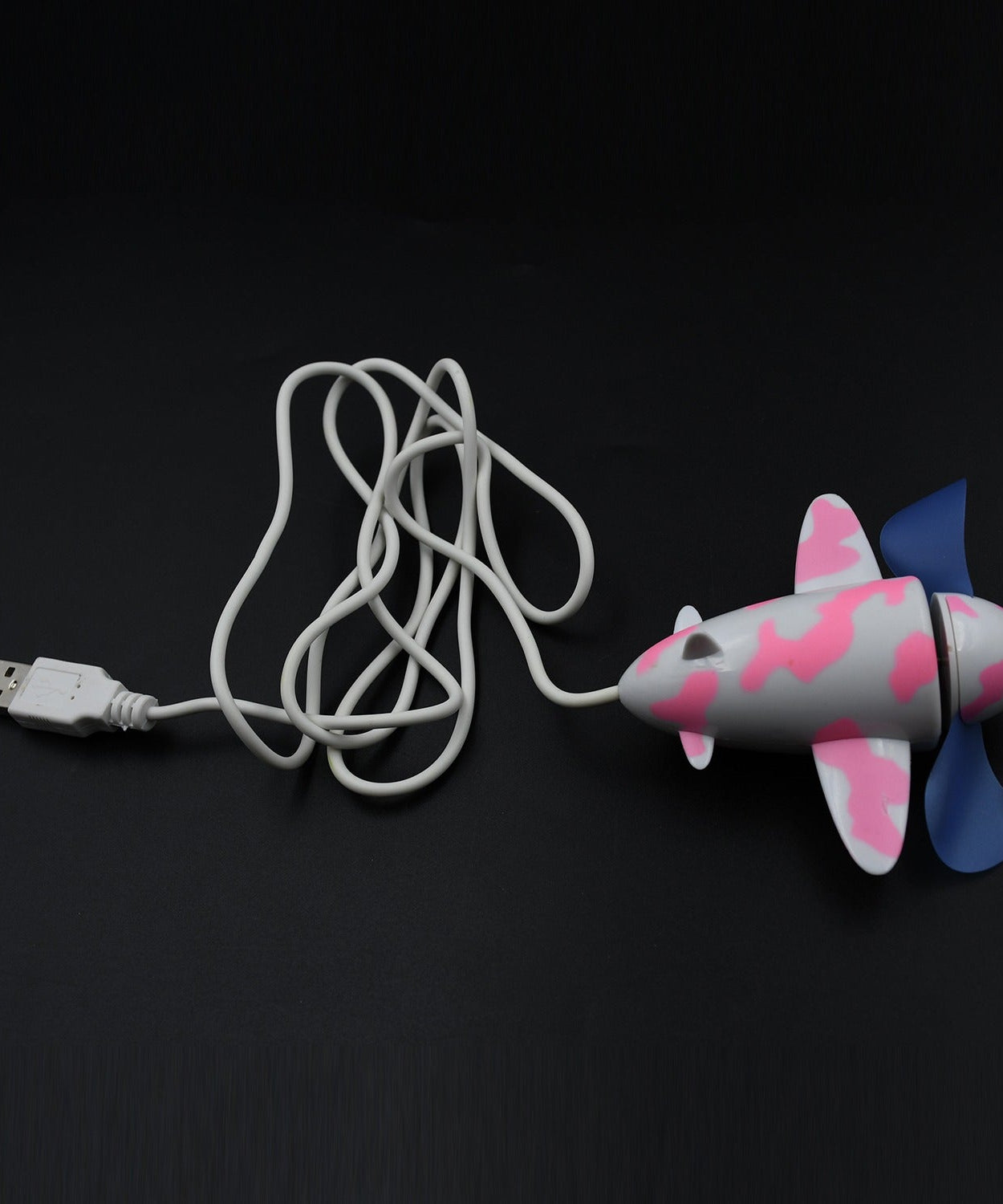 Unique plane-shaped fan for computers and laptops