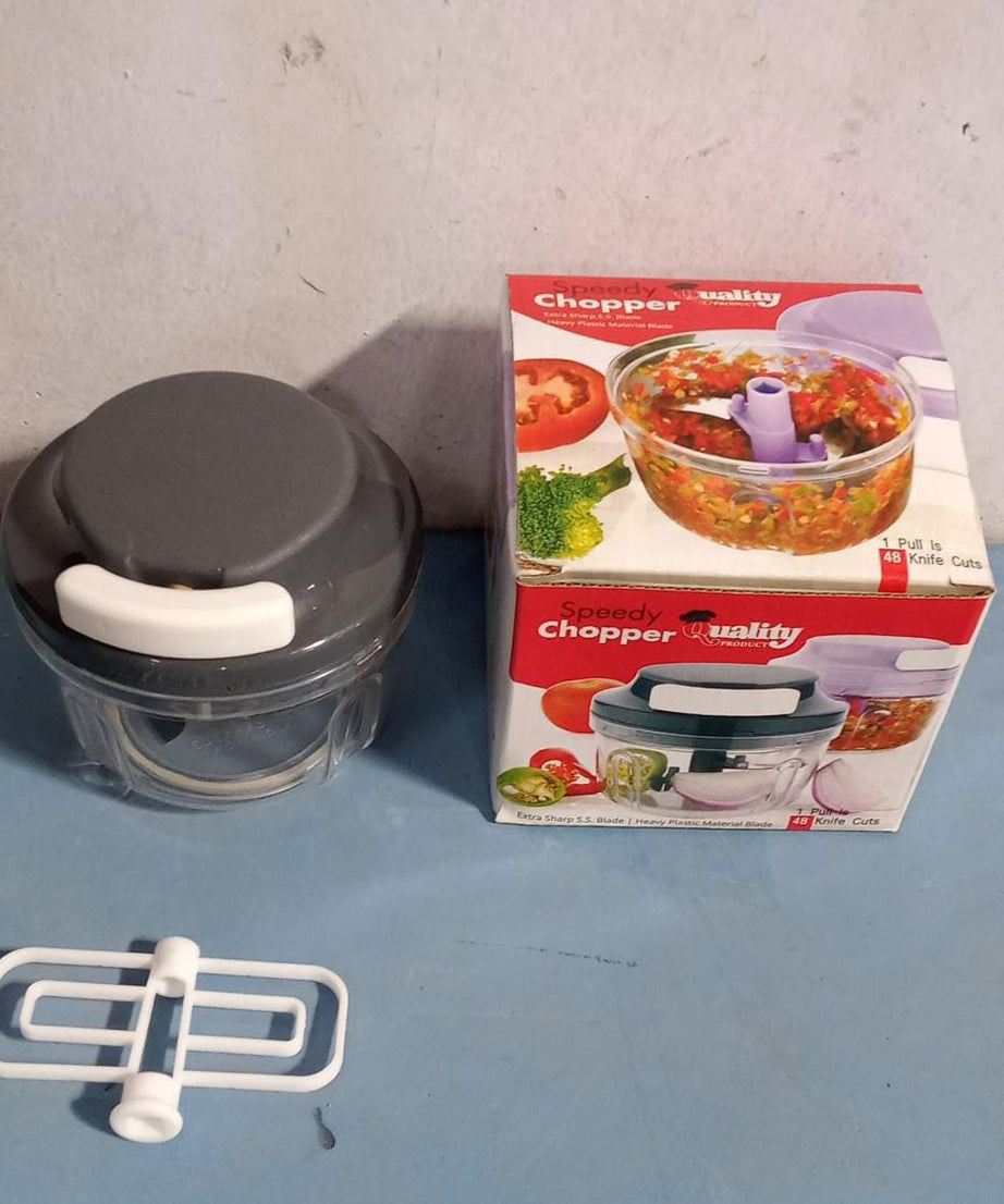 Chopper and slicer set for fruits and vegetables.