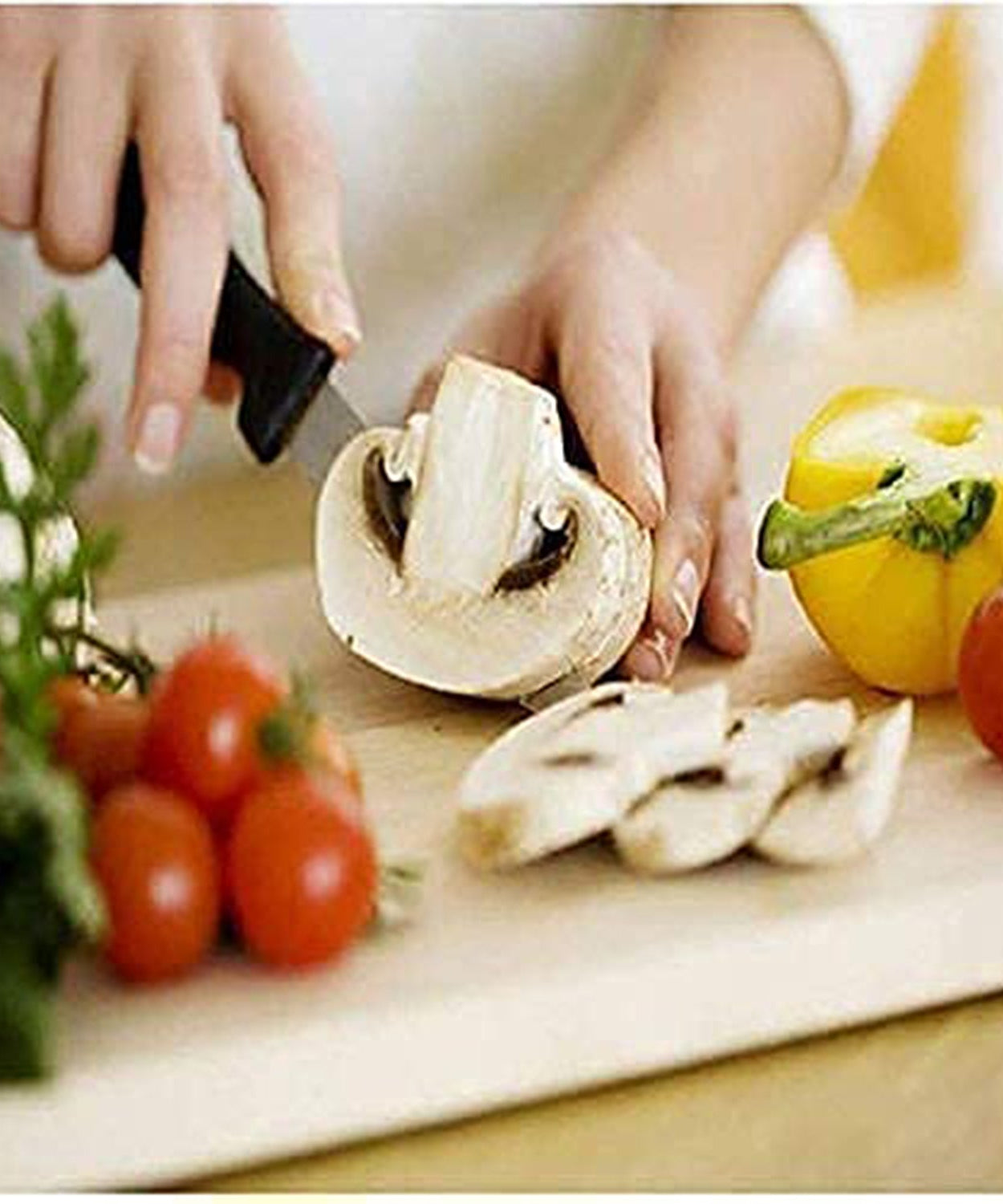 Complete kitchen knife set with storage block and knives