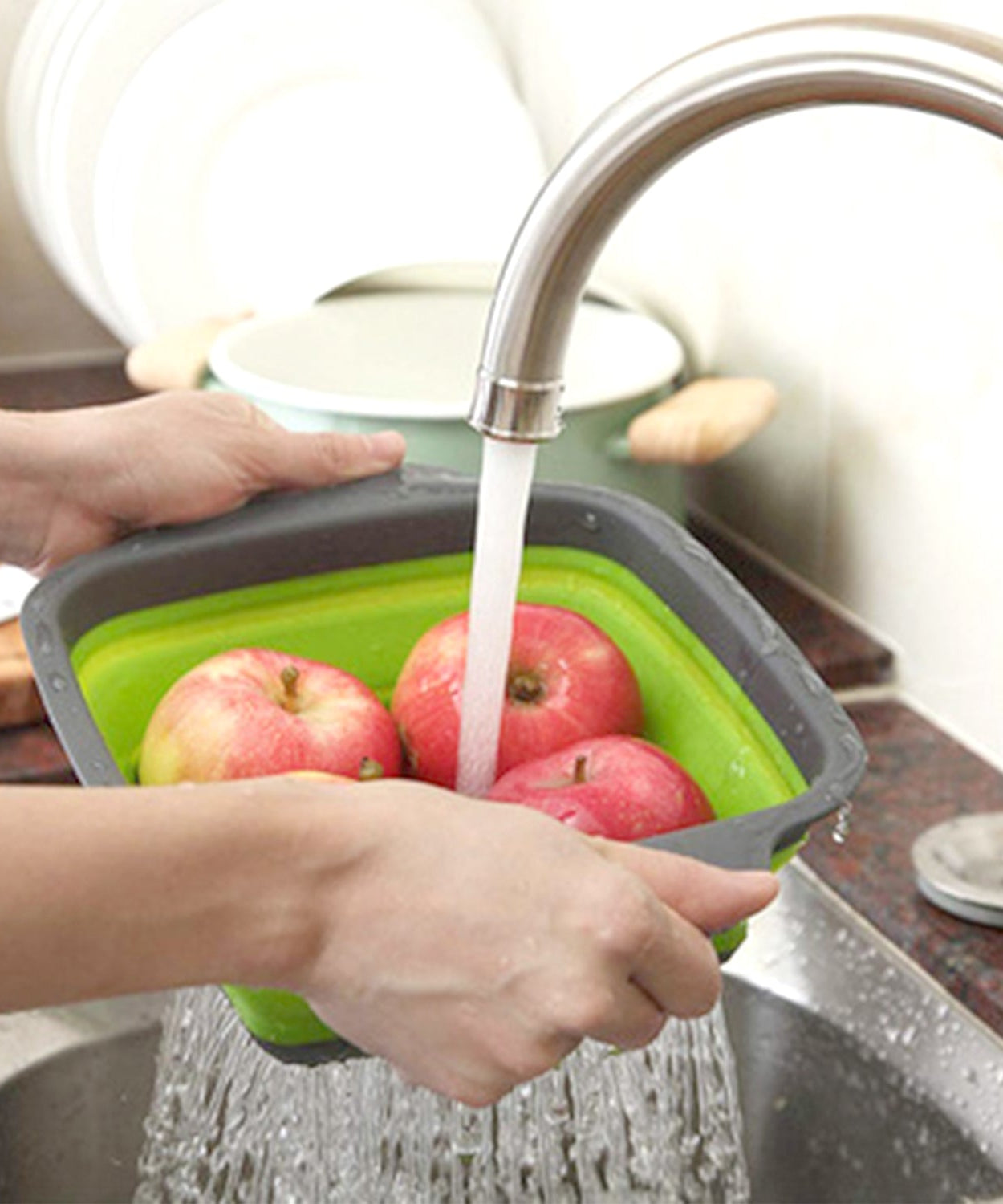 Rack with silicone and plastic.