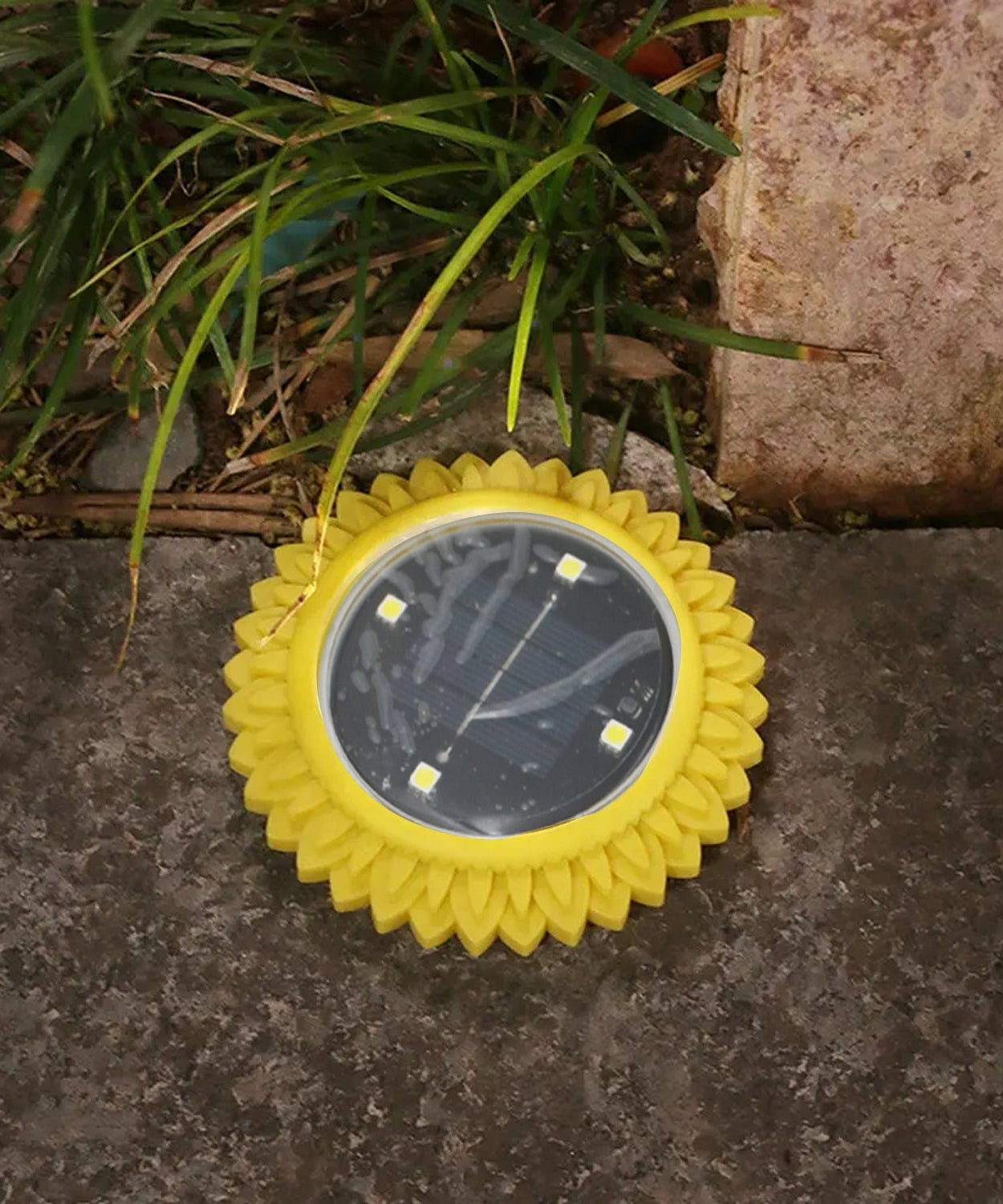 4 Pack Solar Ground Lights, LED Solar Powered Disk Lights Outdoor Waterproof Garden Landscape Lighting for Yard Deck Lawn Pathway Walkway Balcony Decoration