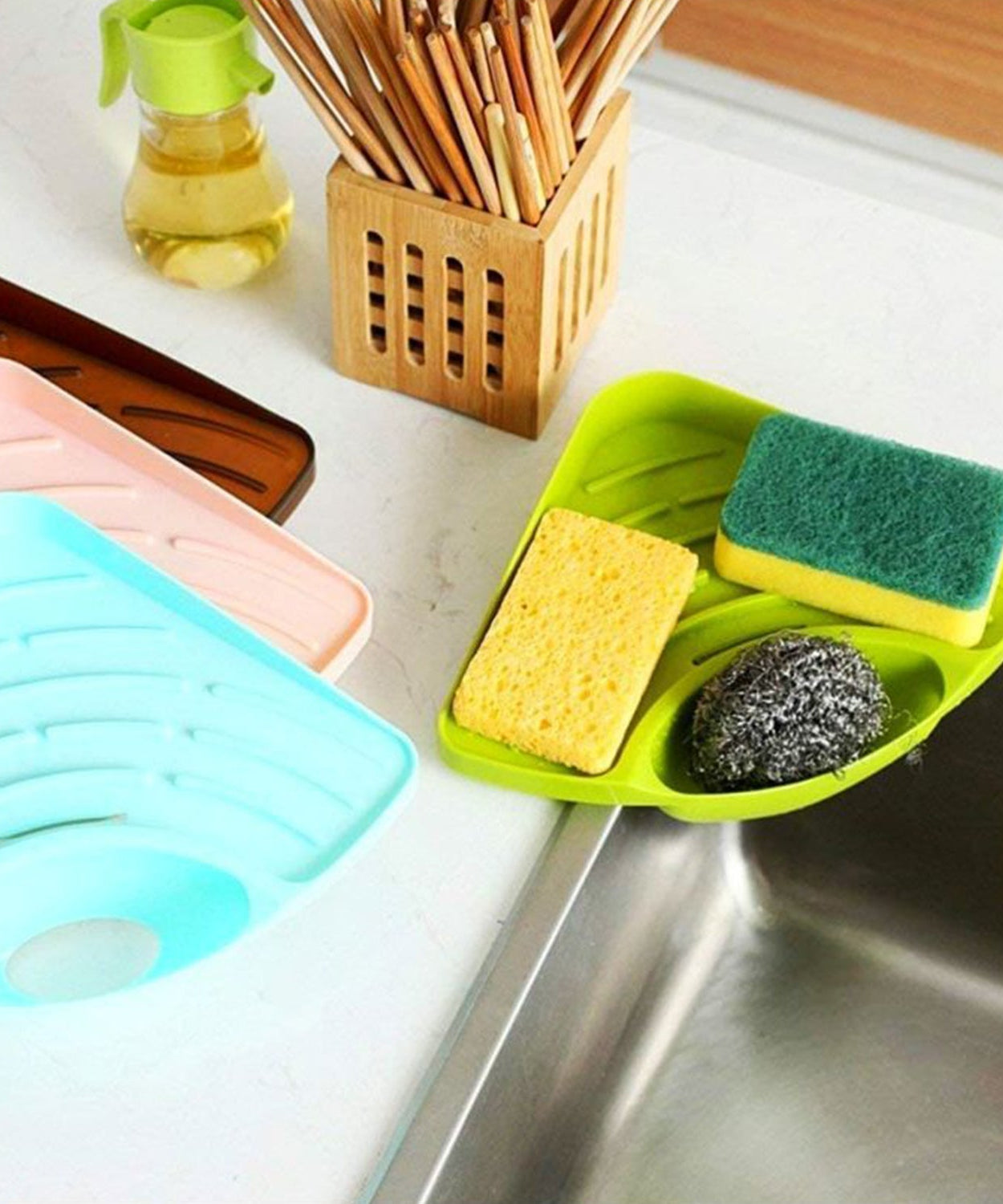 Kitchen corner drain shelf, triangular sink strainer for versatile use.