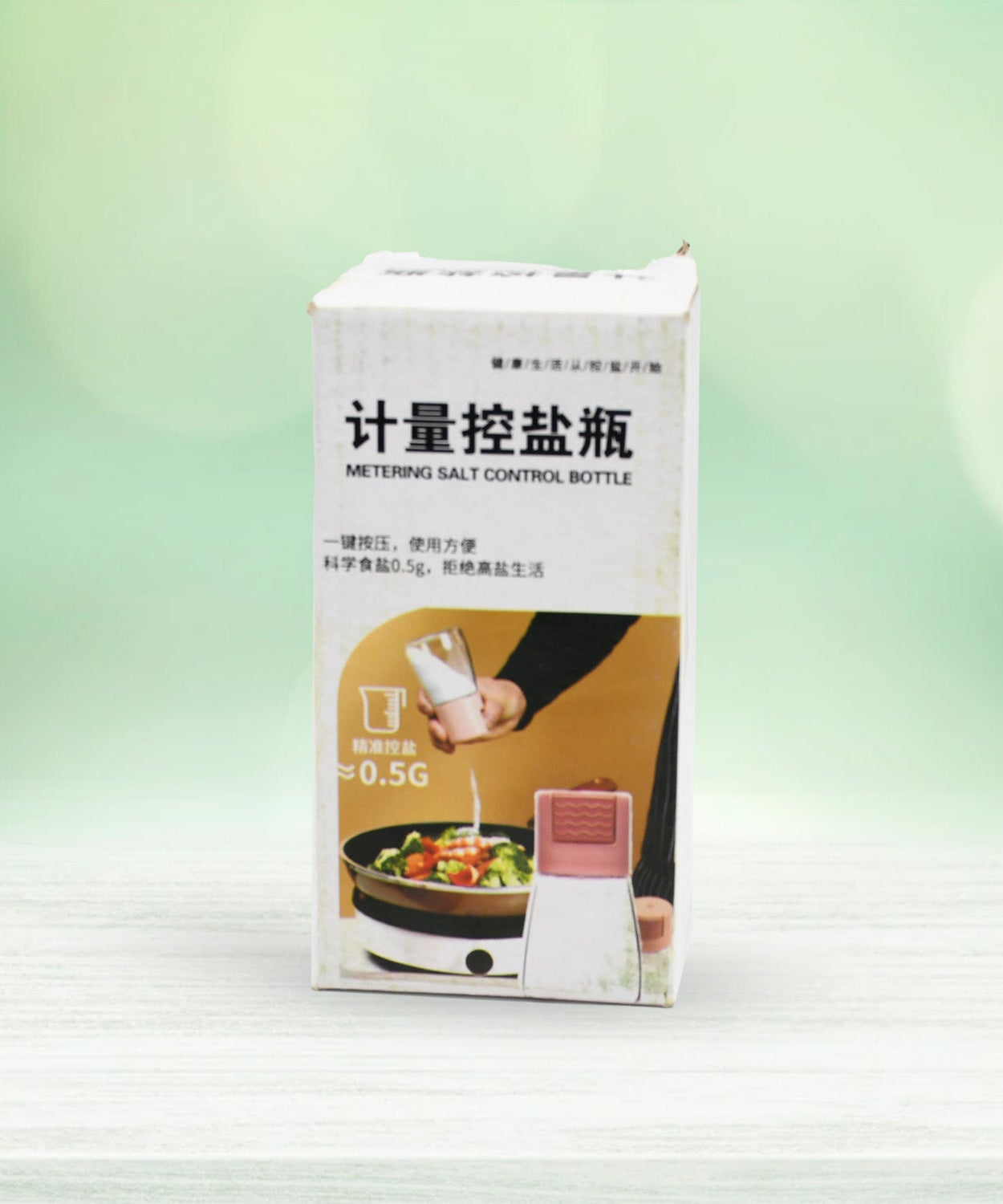 Clear glass salt bottle for accurate seasoning