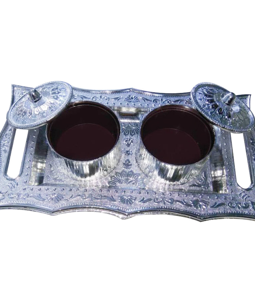 Multi-compartment storage tray for mukhwas.