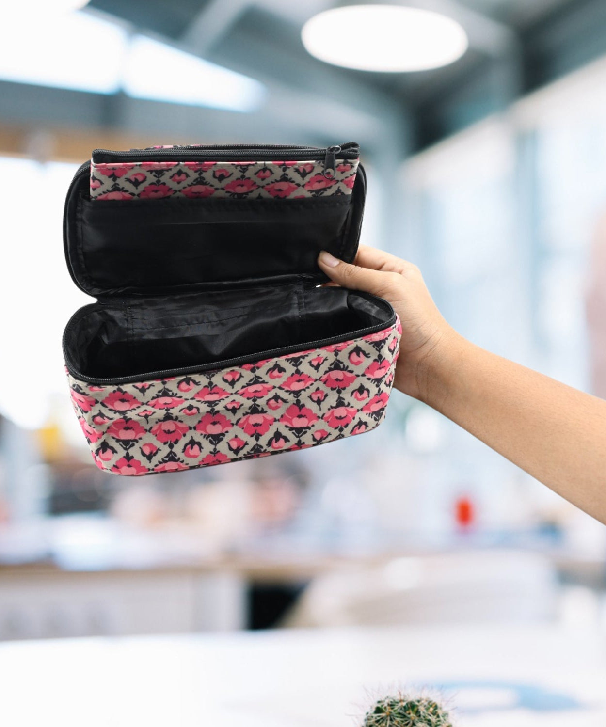 Makeup cosmetic train case with large storage capacity