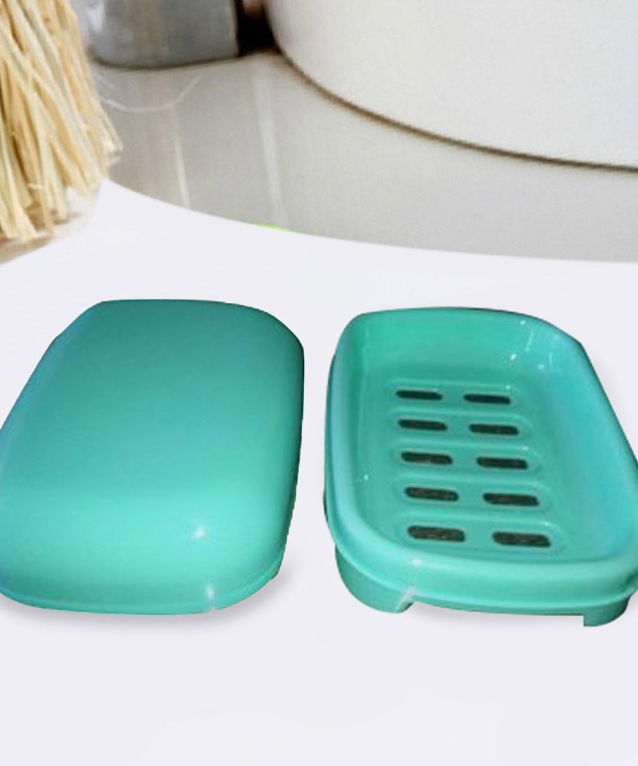 Covered soap dish, ideal for keeping soap dry and accessible.
