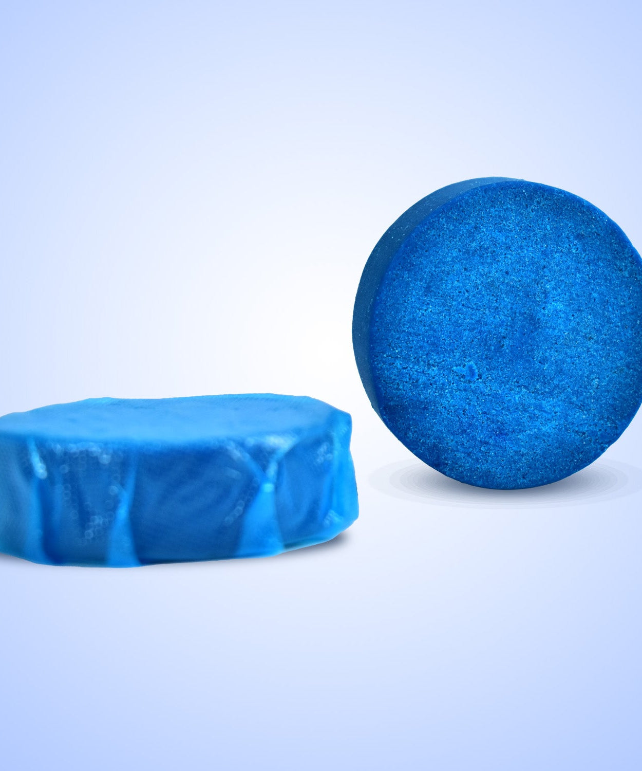 Powerful toilet cleaner with decontamination for bathrooms