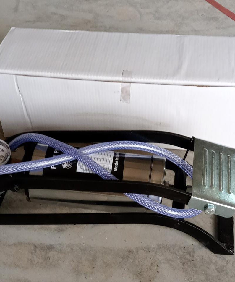 Strong steel body foot pump