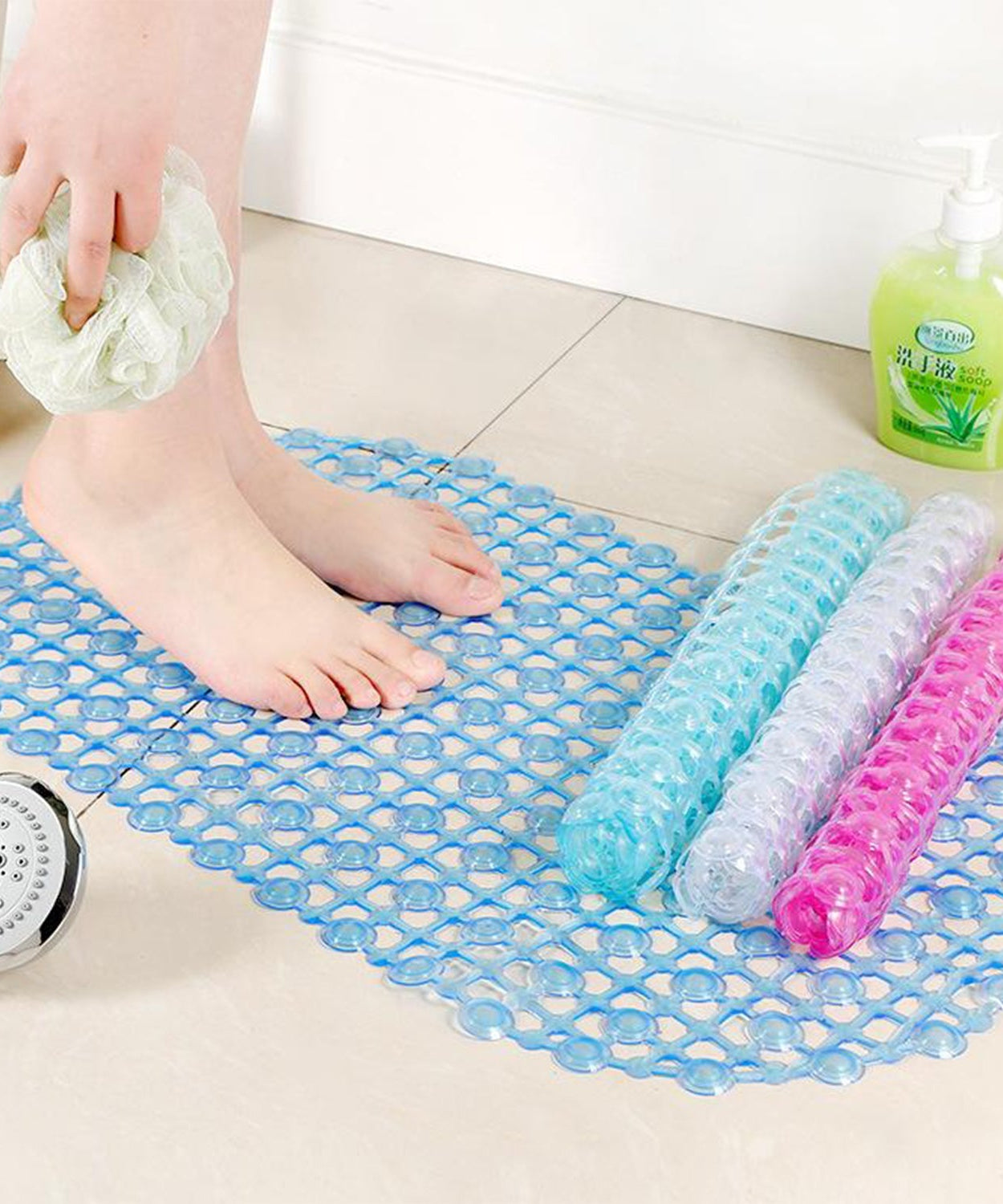 Nonslip antibacterial bath mat, ideal for use in bathtubs and showers.